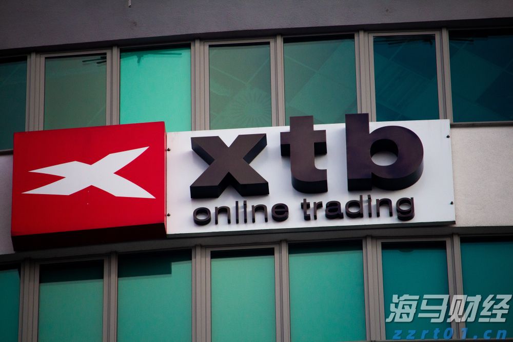 湛江边检站保障40万吨级转子帆加装船安全靠泊